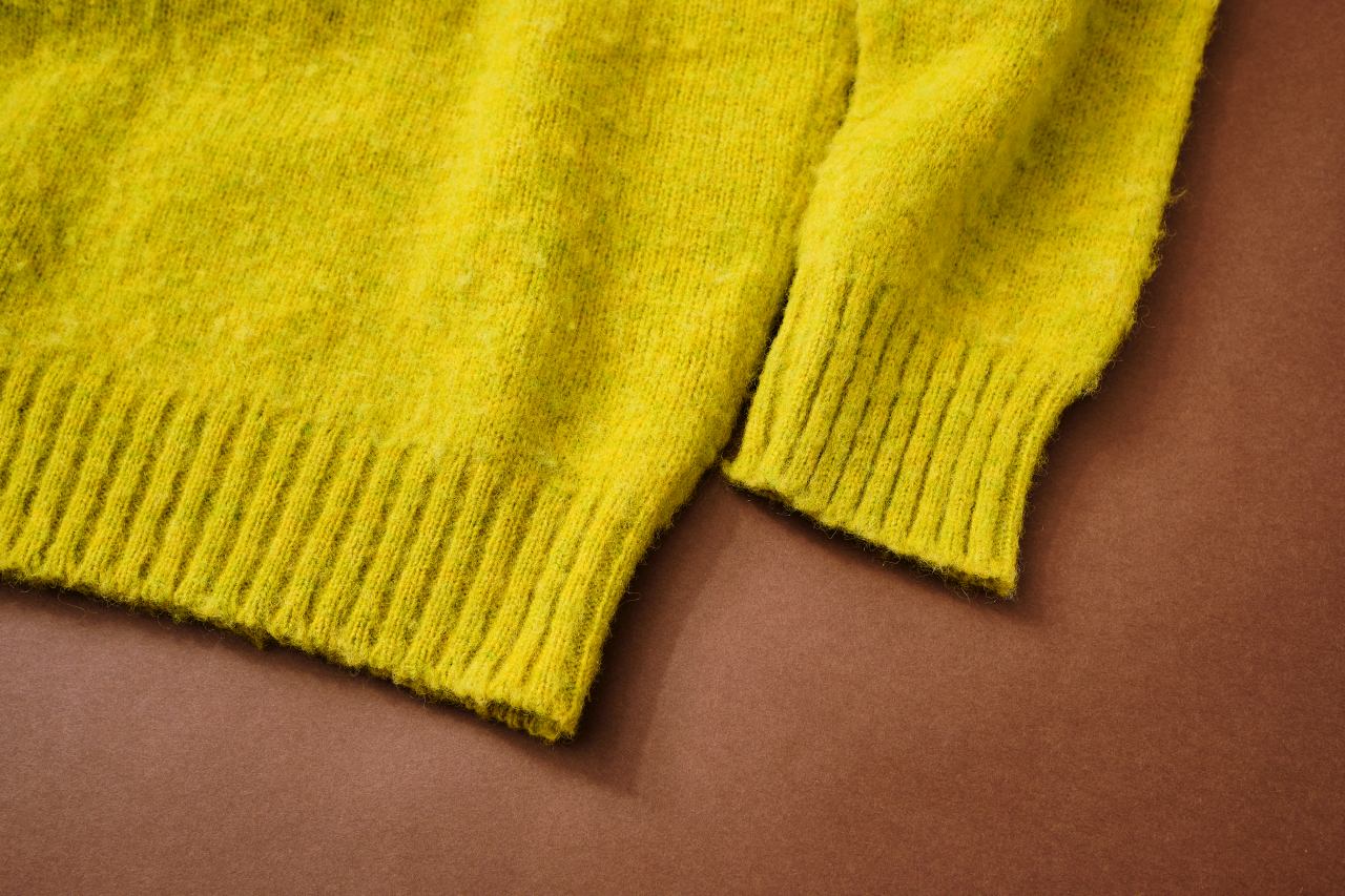 シェットランド ウーレン＆コー　ふんわり起毛が暖かいクルーネックセーター