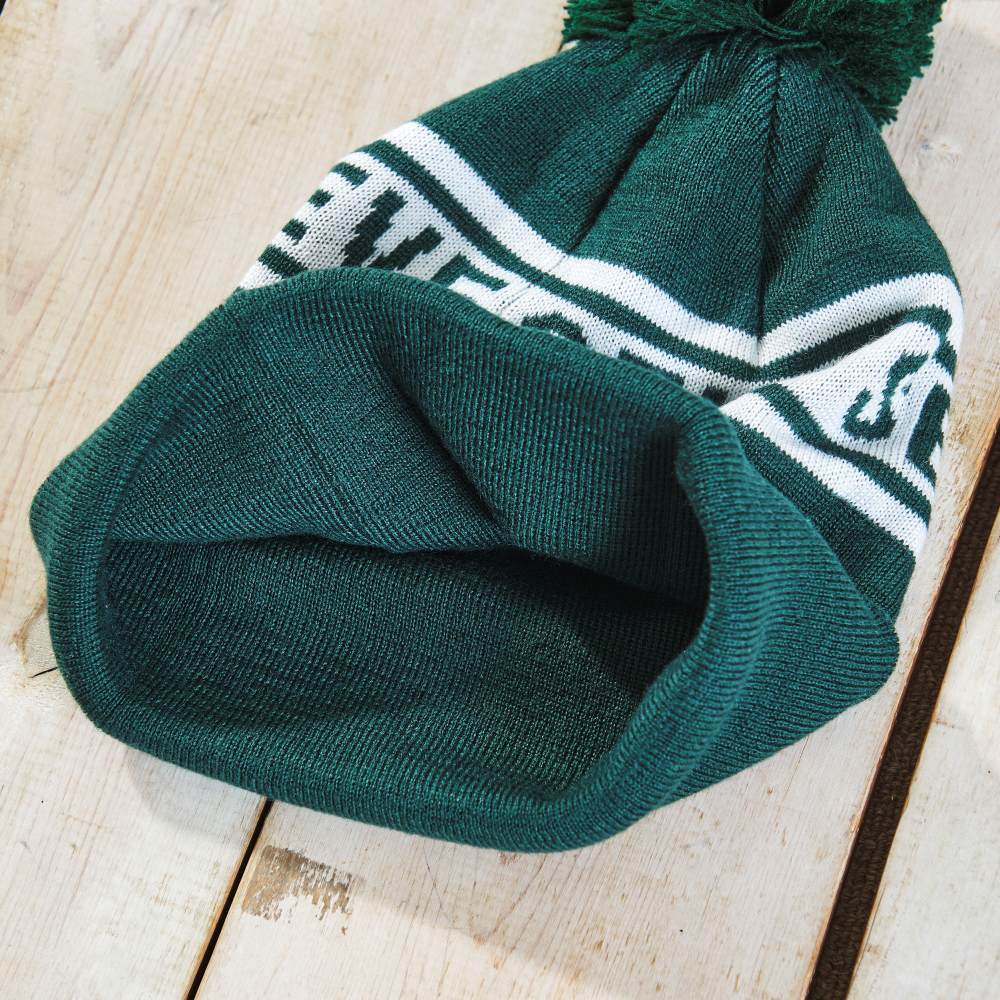 SEVE　ロゴ入り ニットキャップ