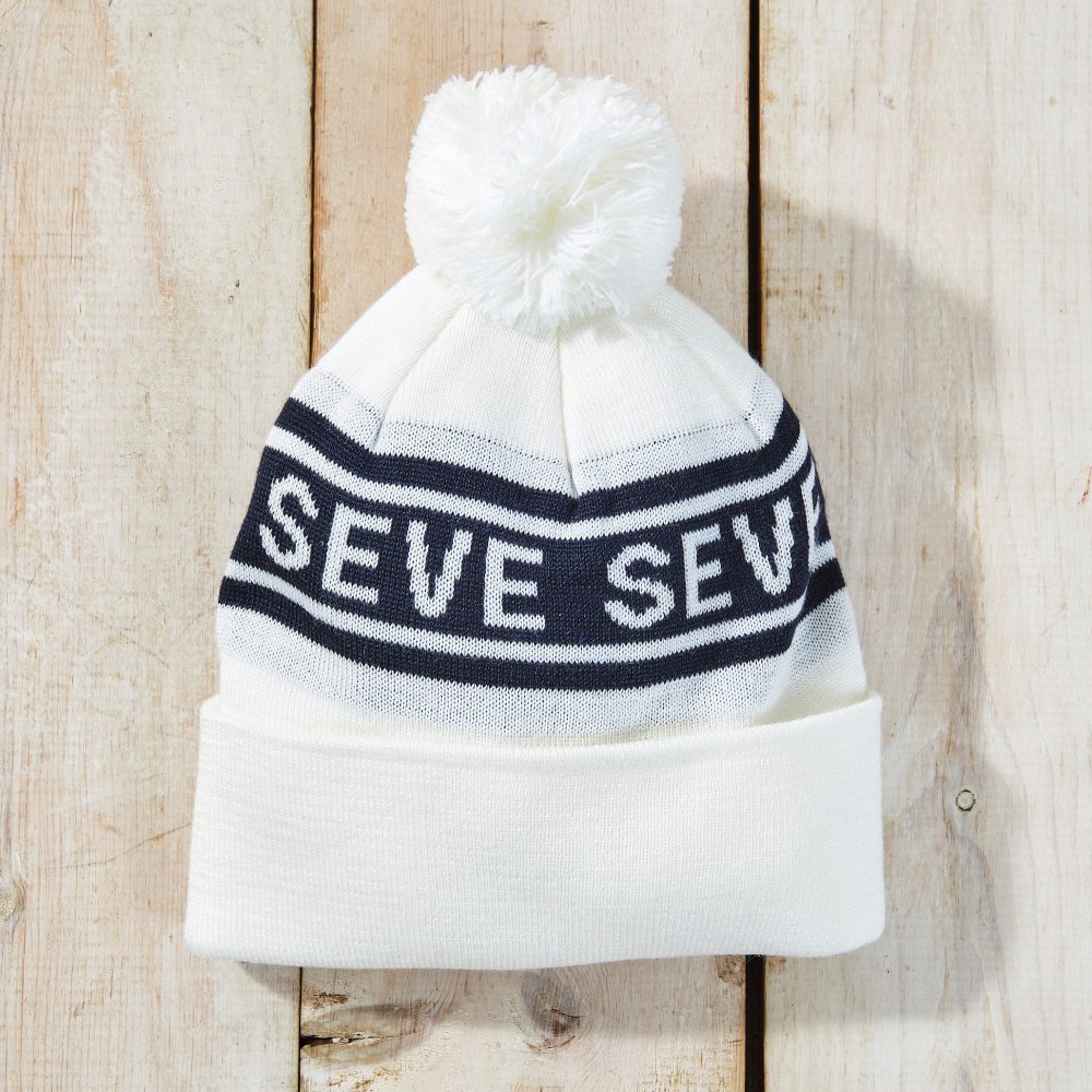 SEVE　ロゴ入り ニットキャップ