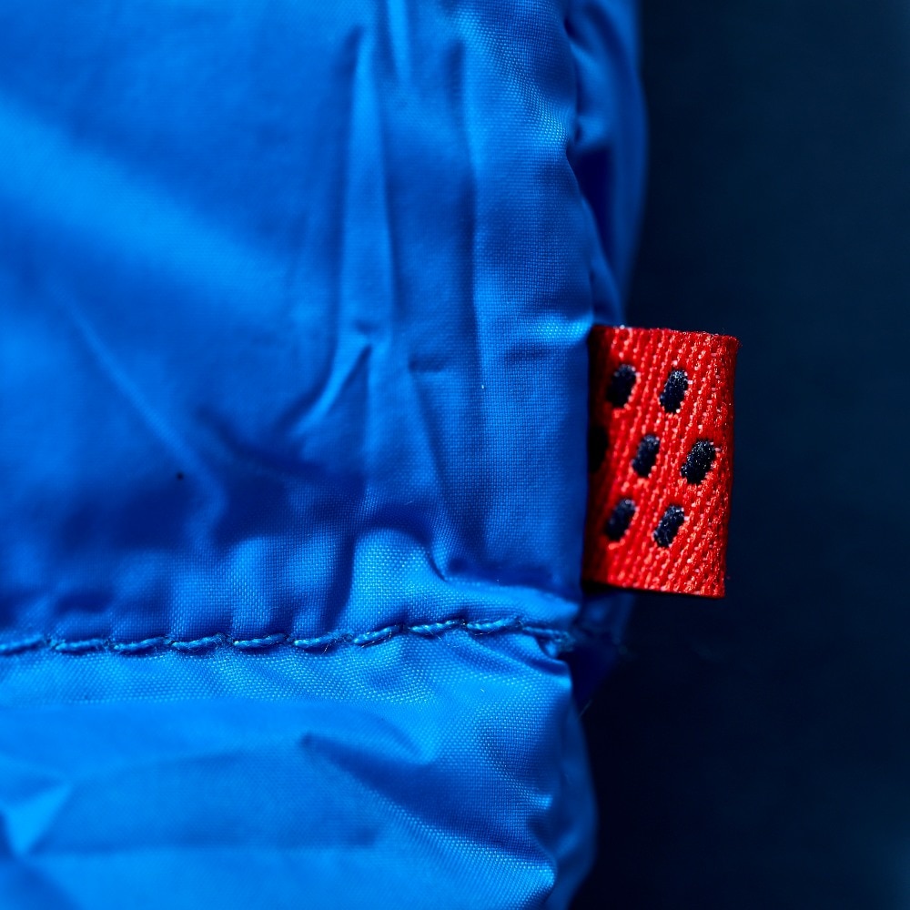 ＜マック イン ア サック＞600フィルパワー ダウンベスト