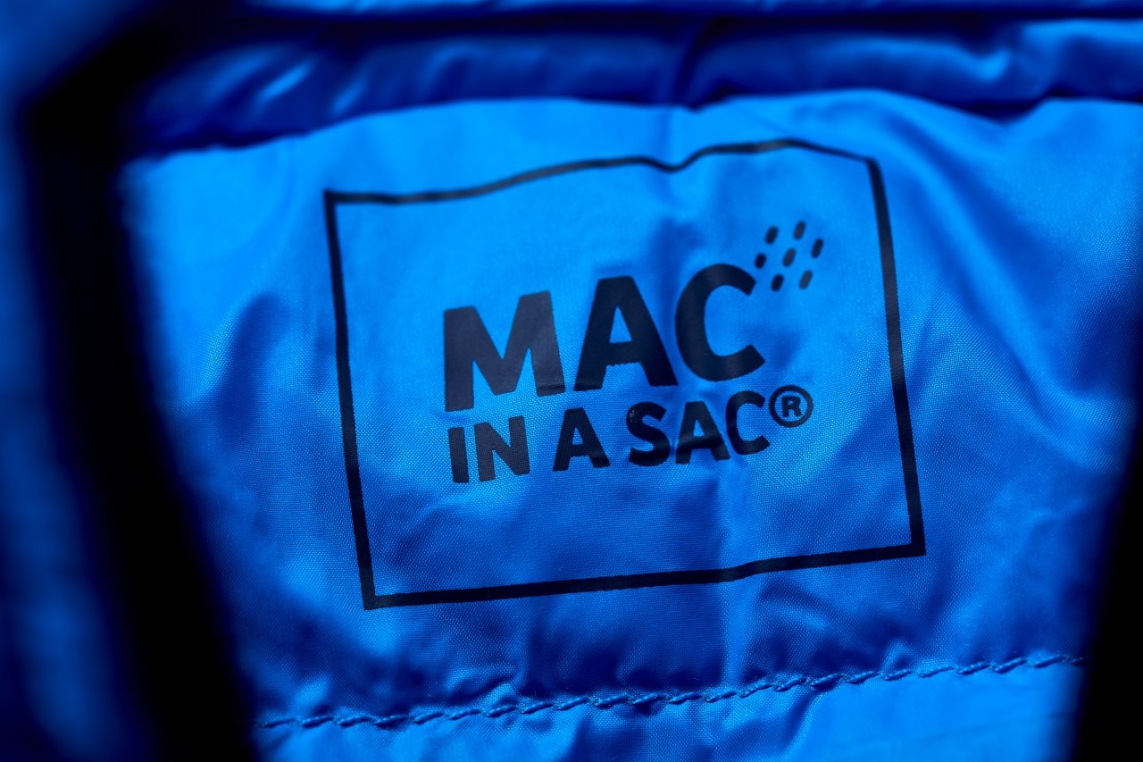 ＜マック イン ア サック＞600フィルパワー ダウンベスト