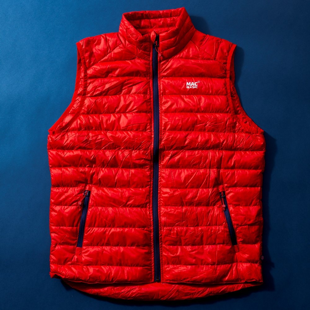＜マック イン ア サック＞600フィルパワー ダウンベスト