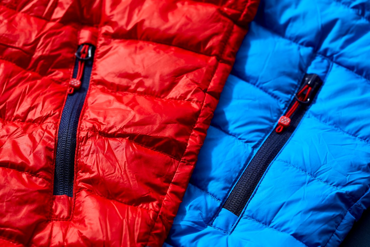 ＜マック イン ア サック＞600フィルパワー ダウンベスト