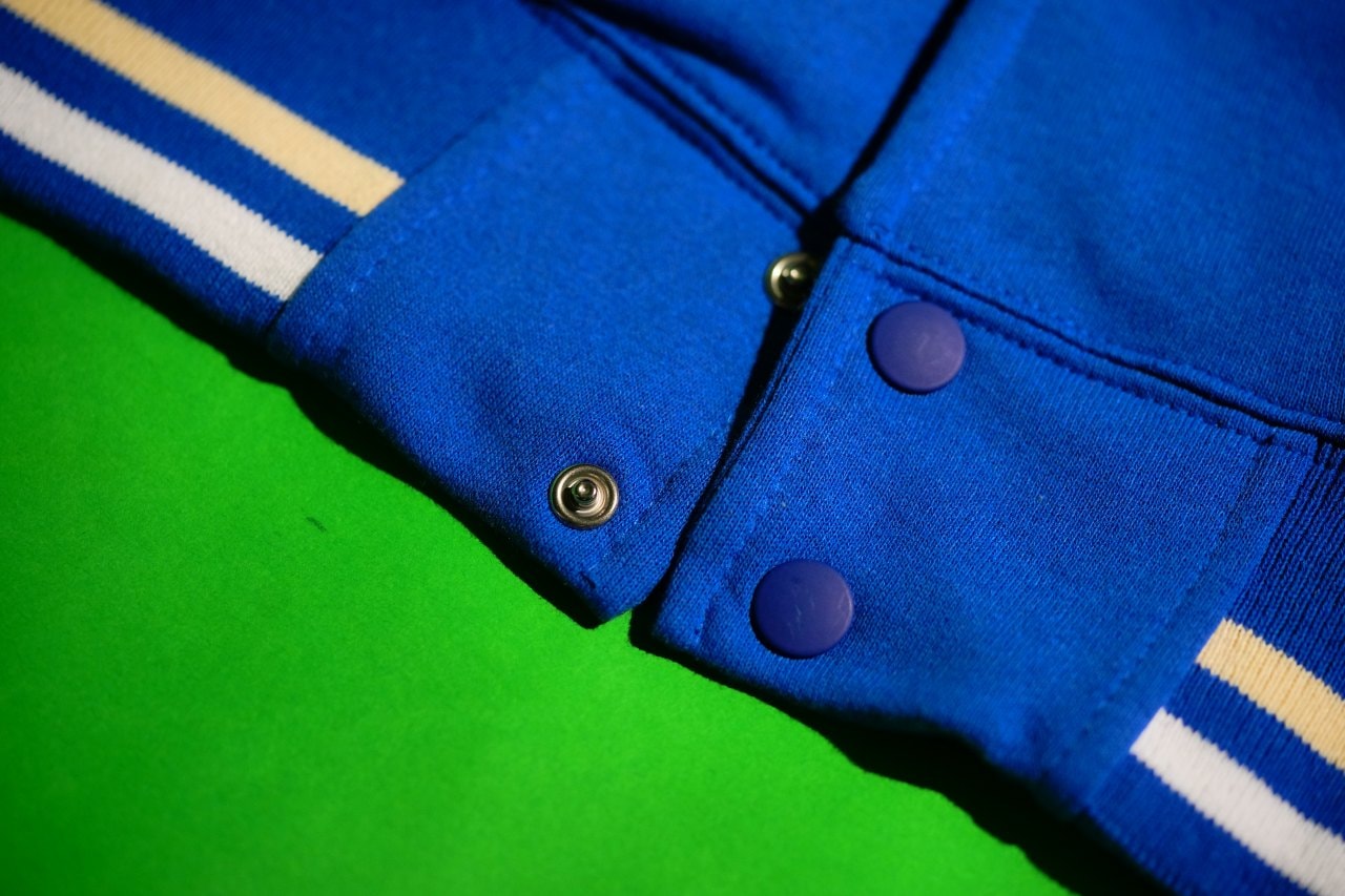 【VESTI】イタリア製 トラッドなトレーナー地スタジャン