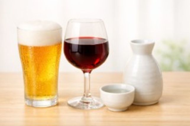 ビールと赤ワインと日本酒の集合