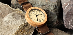 無垢の天然木をおしゃれに組み込んだ木製腕時計「Wooden Watch NATO STYLE」