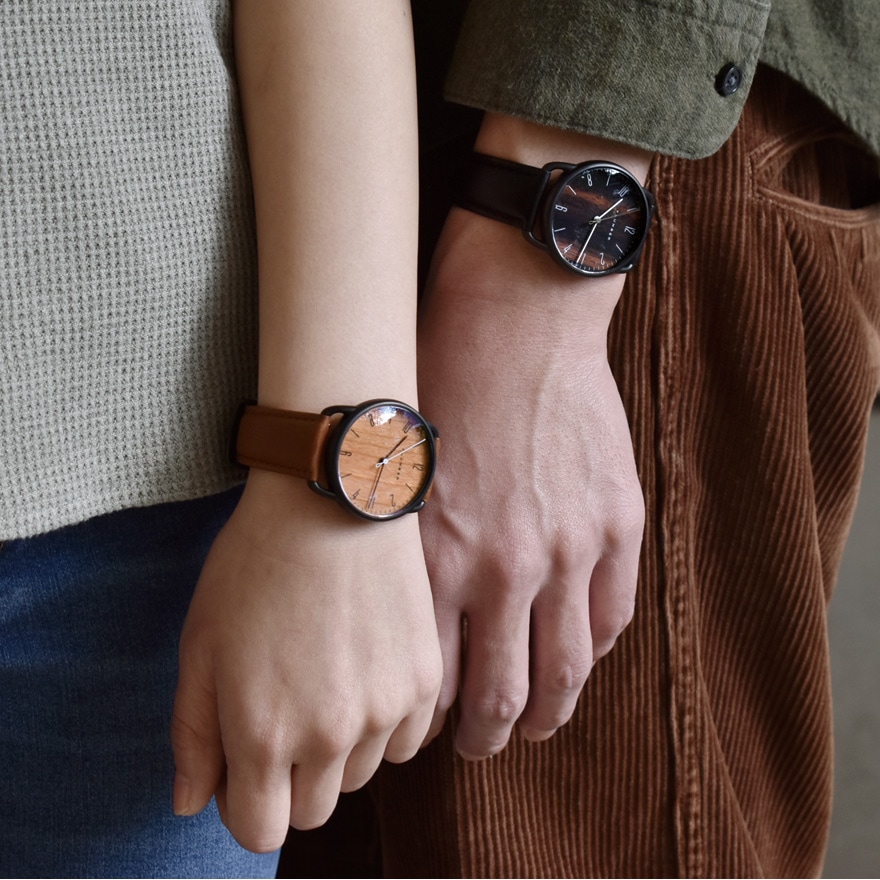 ❤アフリカ産の100％高級天然木素材❣昭和レトロで大人気♪❤高級木製☆腕時計