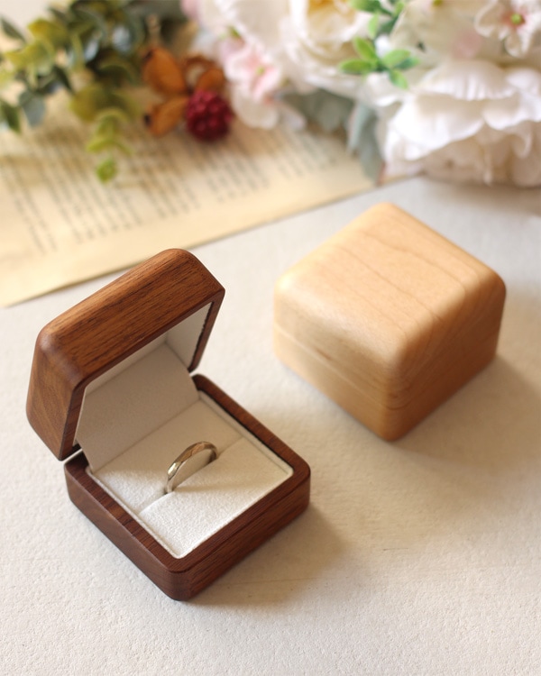 Ring Case 指輪 プロポーズを引き立てる格調高い木製リングケース 名入れ メッセージも刻印可 おしゃれな北欧風木製雑貨 贈り物 名入れギフト Hacoaオンラインストア