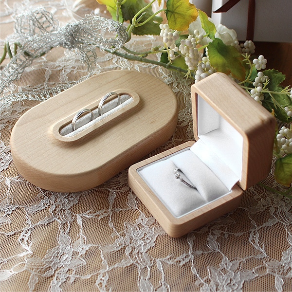 Ring Case」指輪・プロポーズを引き立てる格調高い木製リングケース。名入れ・メッセージも刻印可 | おしゃれな北欧風木製雑貨・贈り物・名入れギフト  Hacoaオンラインストア