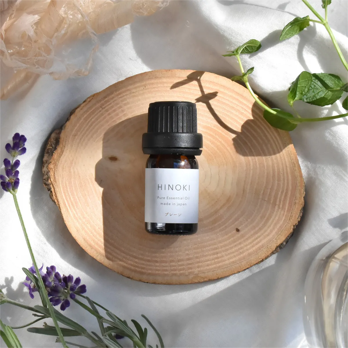 新しい香りが仲間入り。気分で選べる「HINOKI エッセンシャルオイル」が入荷