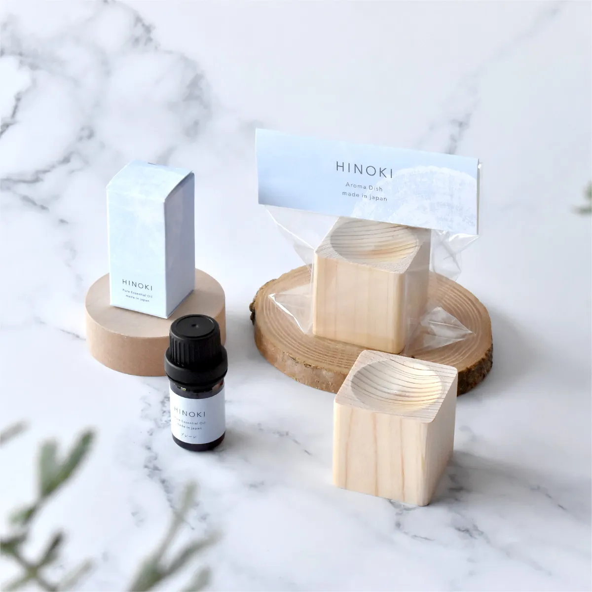 爽やかなやさしいブルーに年輪を表現したパッケージ。プチギフトとしても人気のアイテムです