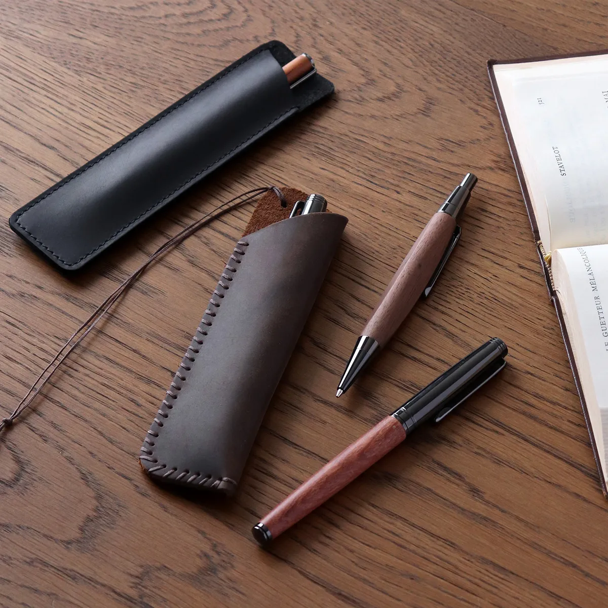 大切なペンをやさしく守る。本革（牛革）を使用した「レザーペンシース