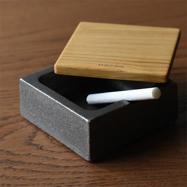 伝統技術「越前漆器」「高岡銅器」から生まれた木と鋳物の灰皿「MOKU-TETSU Ashtray」