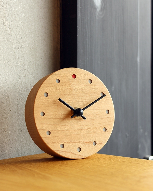 時とともに風合い増す木の置時計「Wall Clock Mini」