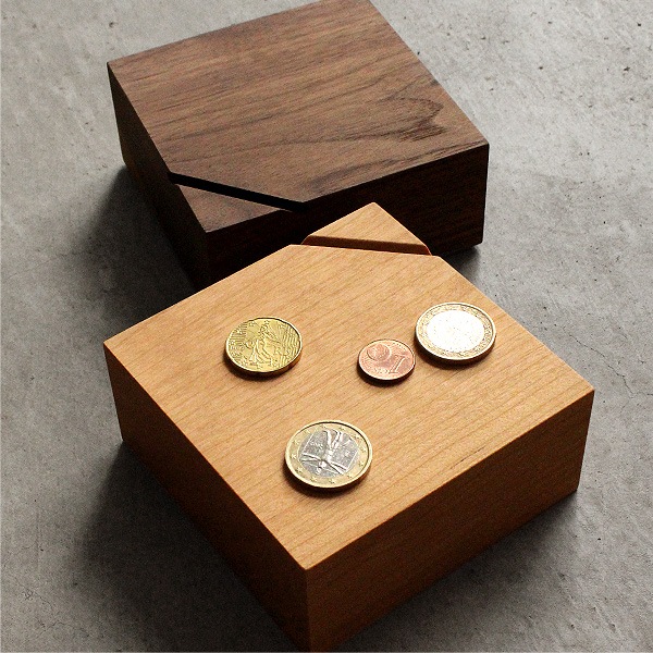Coin Box オブジェのように美しい木製の貯金箱 北欧風デザイン Hacoaブランド おしゃれな北欧風木製雑貨 贈り物 名入れギフト Hacoaオンラインストア