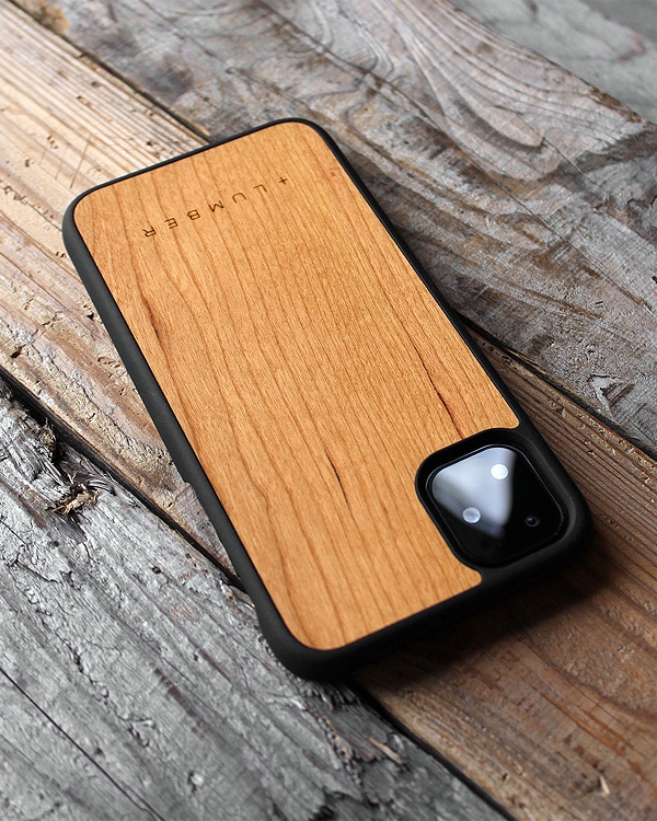 丈夫なハードケースと天然木を融合したiPhone 11専用木製ケース