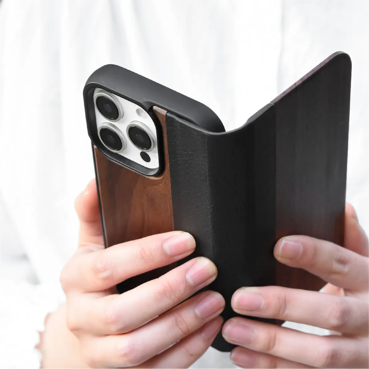 使い込むほどに味わいが増し、自分だけの風合いへと育ちます。