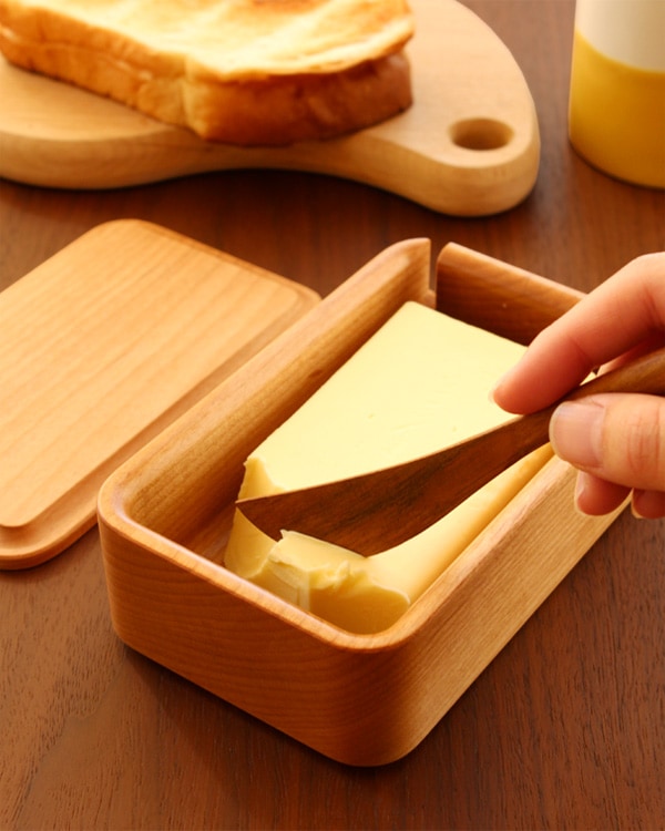 優雅な朝食のひとときに。木製バターケース「Butter Case Lサイズ」