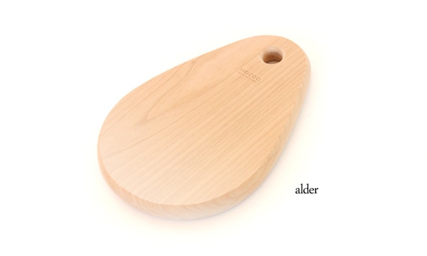 アルダーの無垢材を使った木製カッティングボード