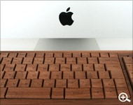 木をタイピング、木製でできたキーボード