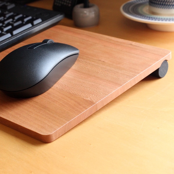 木製マウスパッドは高さを調整できます