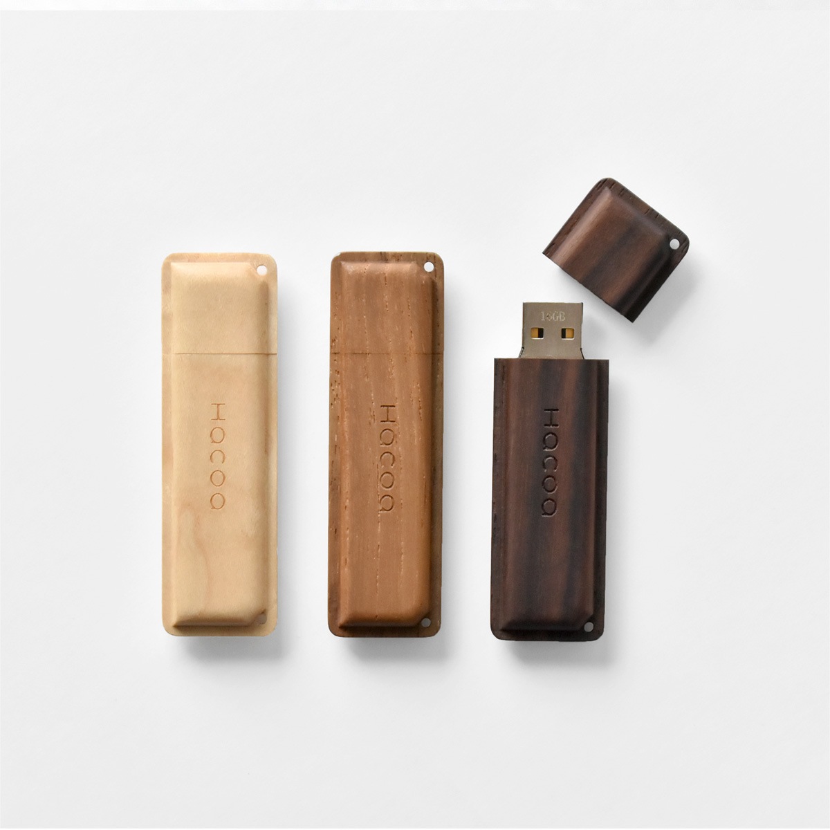 モナカみたいな木製USBメモリ