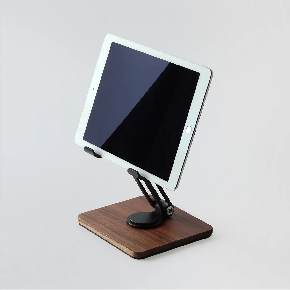 角度調整ができる折り畳み式タブレットスタンド