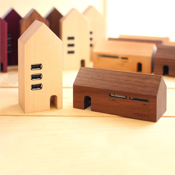 ネット限定 Usb Hub House 家の形のかわいい木製usbハブ 北欧風デザイン おしゃれな北欧風木製雑貨 贈り物 名入れギフト Hacoaオンラインストア
