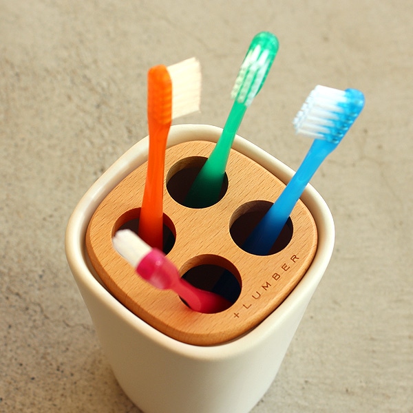 Toothbrush Holder 木と陶器の質感を生かした歯ブラシホルダー おしゃれな北欧風木製雑貨 贈り物 名入れギフト Hacoaオンラインストア