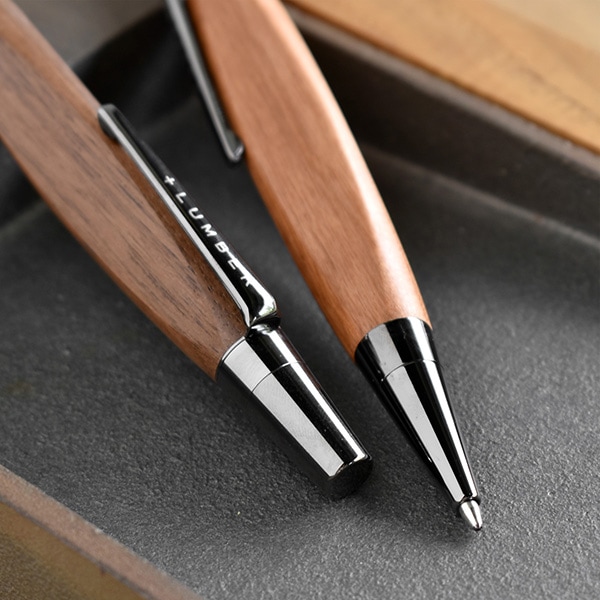 銘木をプラスした木製三角ボールペン「TRIANGLE BODY BALLPOINT PEN」