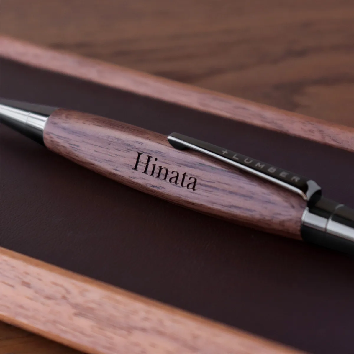 □「TRIANGLE BODY MECHANICAL PENCIL」銘木をプラスした三角の木製