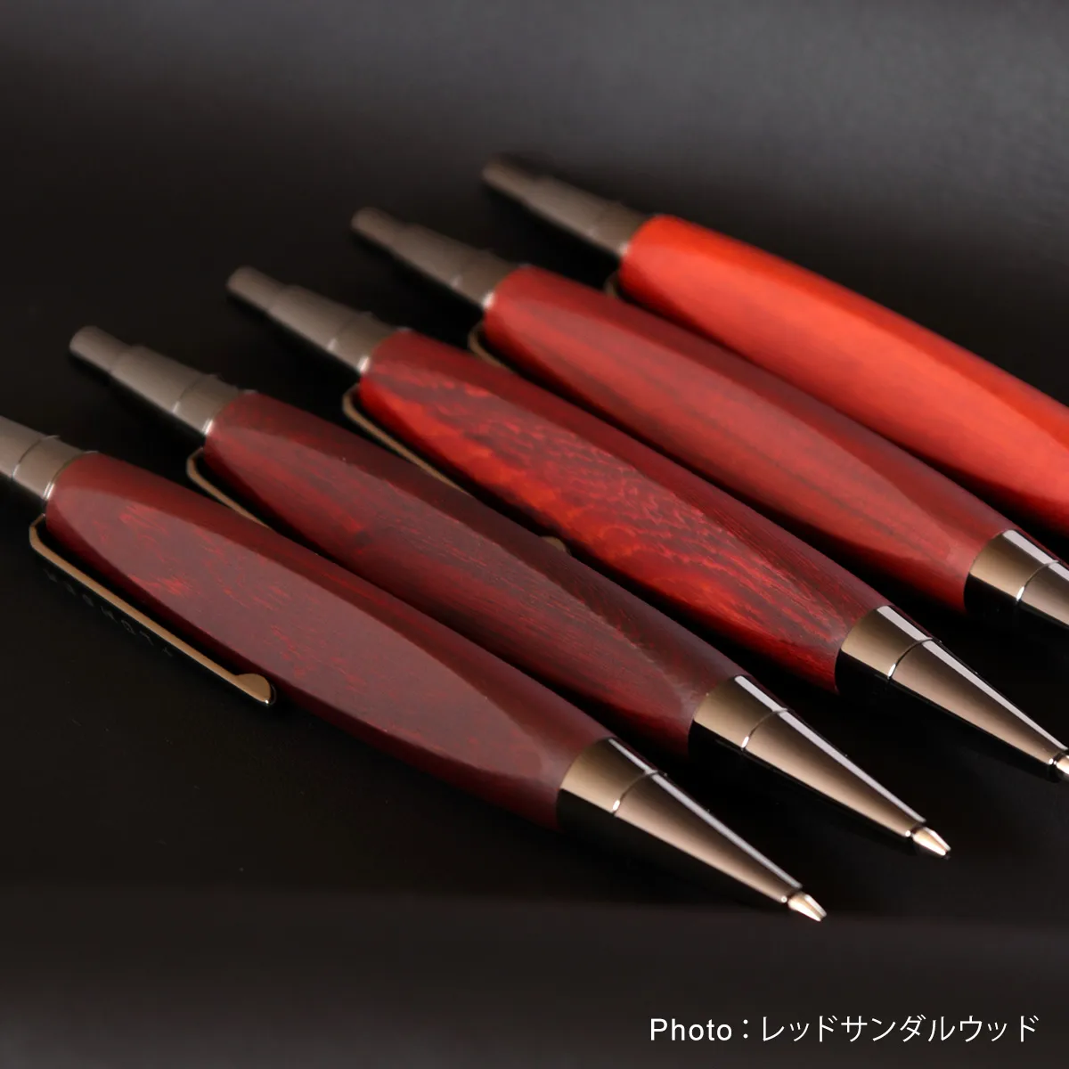 □「TRIANGLE BODY MECHANICAL PENCIL」銘木をプラスした三角の木製