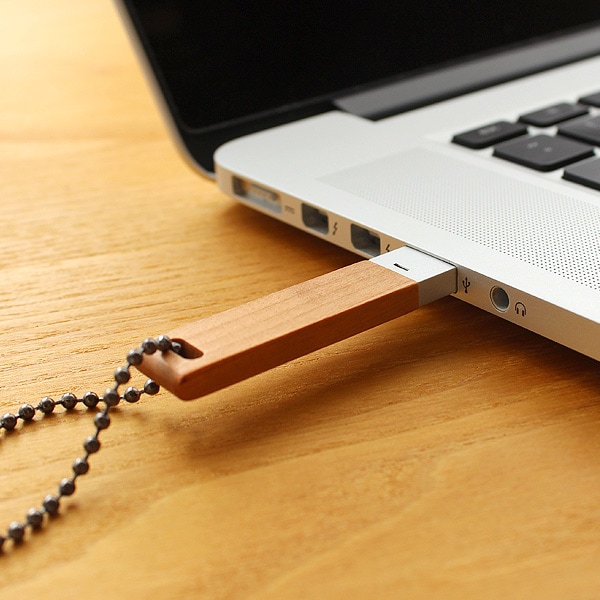 銘木を使用した贅沢でおじゃれな木製USBメモリー
