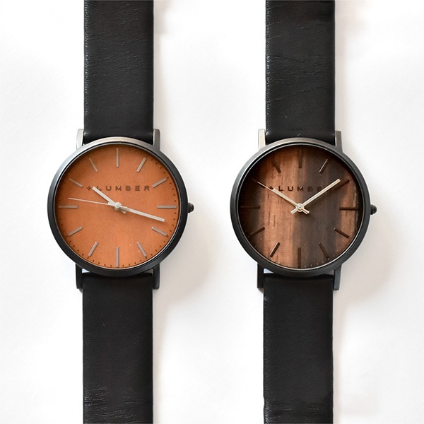シンプルで使いやすい木製の腕時計