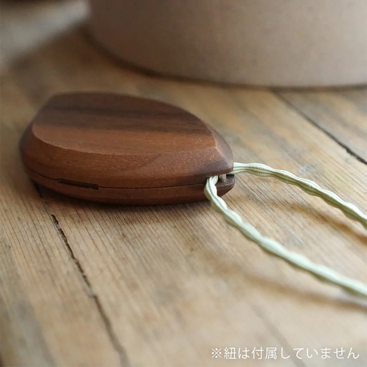 Box Opener」ついばむように、すっと開ける。小鳥モチーフの木製