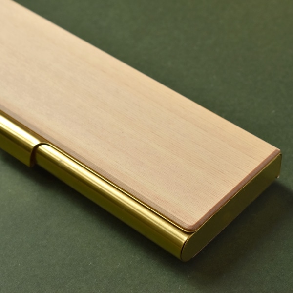 □【20周年記念】「Brass Pen Case」使う程に愛着が生まれる国産木材と