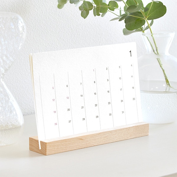 シンプルな卓上木製カレンダー「Desk Calendar」