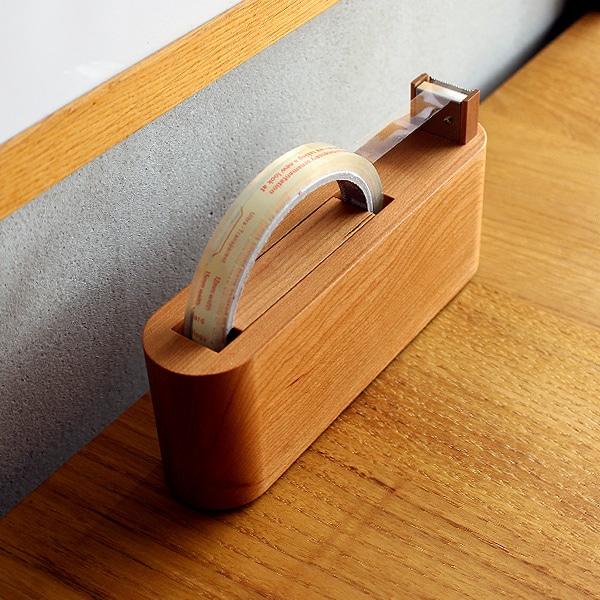 木地職人が作ったかわいい木製テープディスペンサー