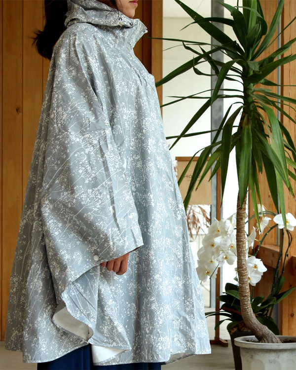 生産終了】【ネット限定】「Woodland Poncho」かわいいシカが隠れた