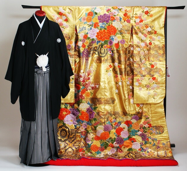 色打掛レンタル 金色/花車に蜀甲家紋中国刺繍 NT-821 | 色打掛レンタル