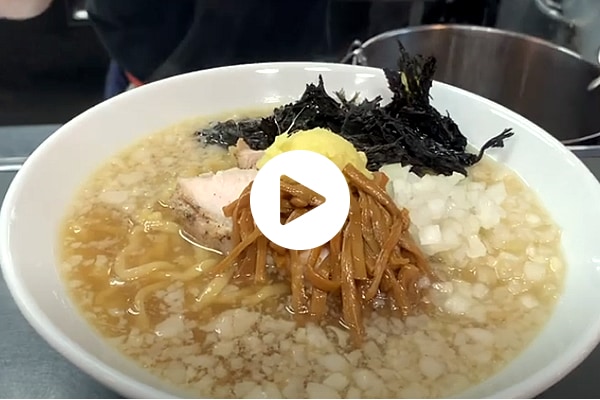 【体ポカポカ】新ジャンル・背脂生姜醤油ラーメン【竹の塚 山形屋】