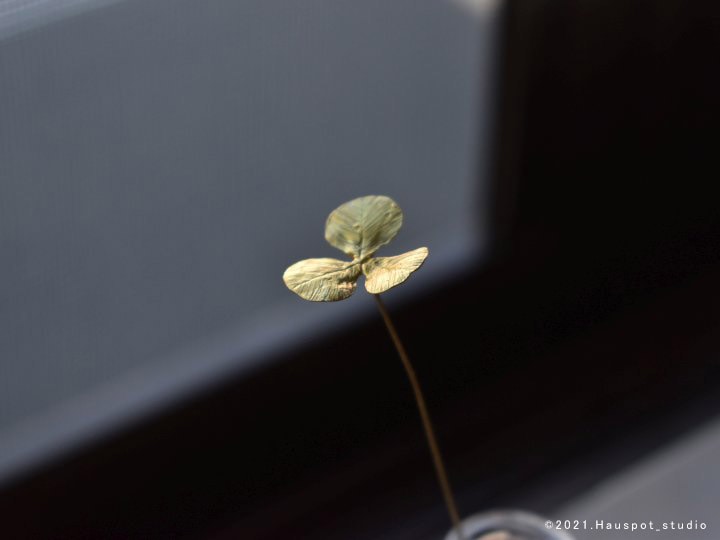 真鍮素材を用いて日本の職人が作り上げた本物のような真鍮花と小花瓶のセット｜Brass Flower 真鍮の花