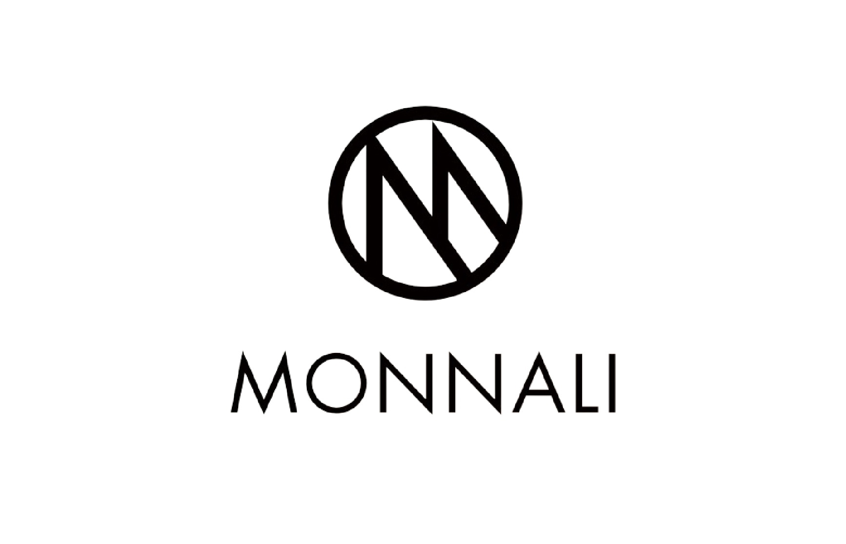 【究極睡眠のプロ】［MONALI］黒いシャンプー。