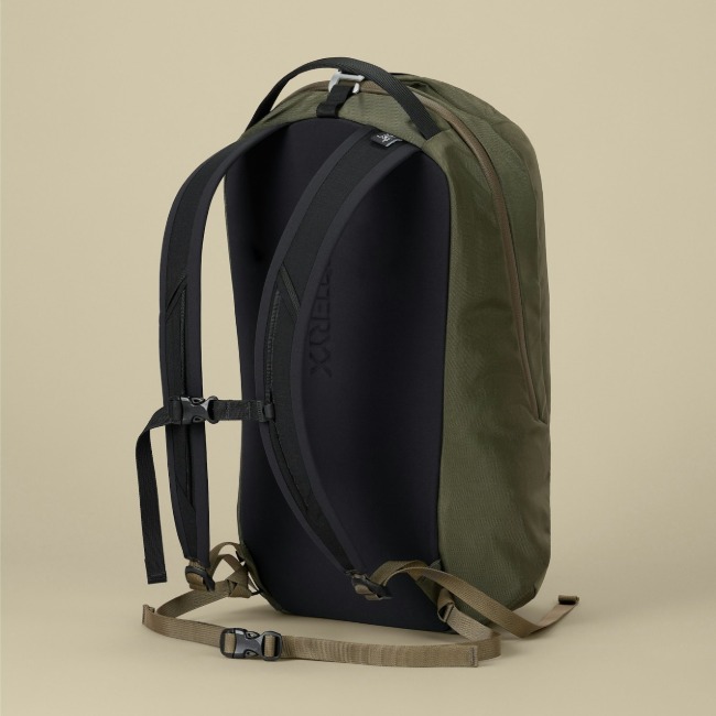 [希少品] ARC'TERYX AR-20 バックパック ダークグリーン アークテリクス ARC'TERYX ヴェロ 20 バックパック Verro 20 Backpack