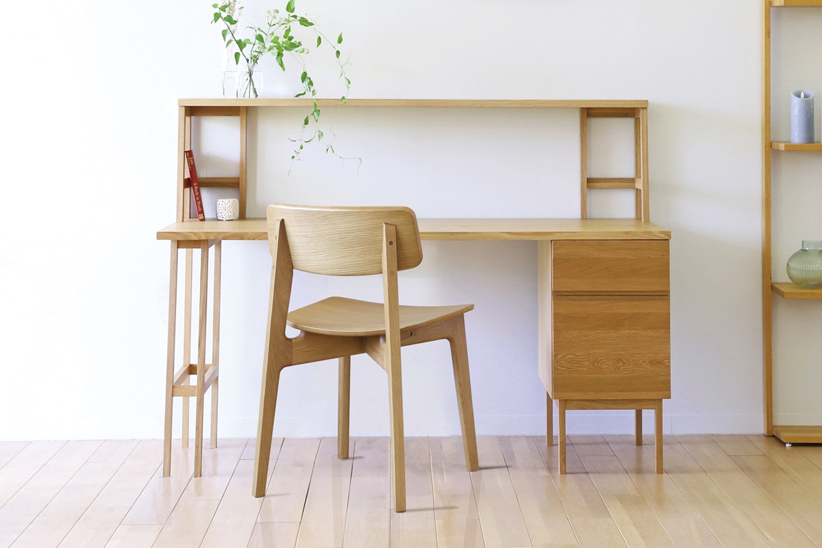 ホワイトオークのキッチン収納とダイニング