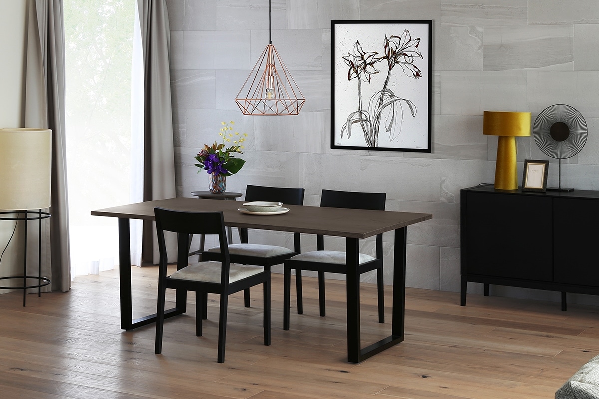 ホワイトオークのダイニングテーブル