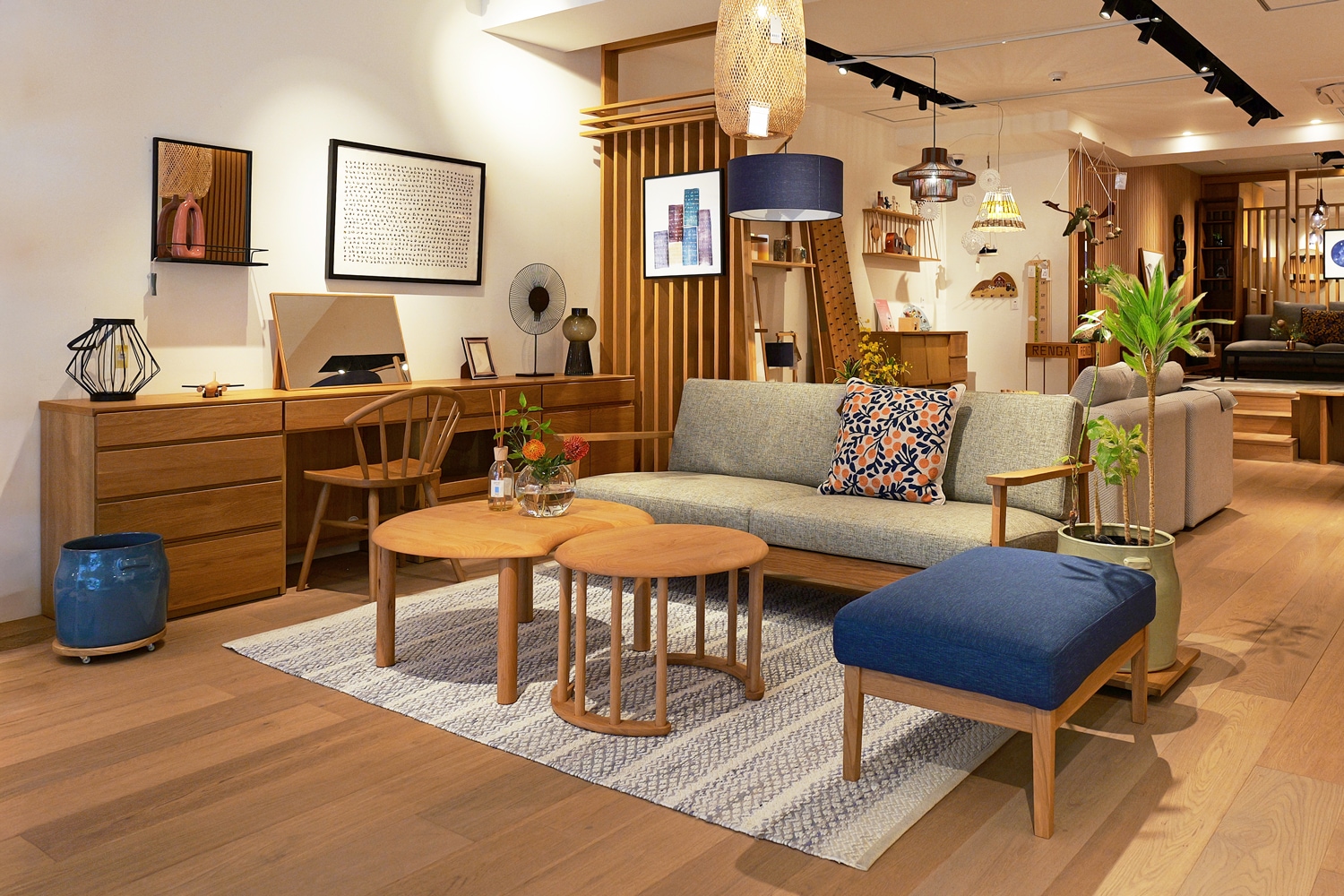 40％OFF】【1台限り】【本社直営店】SWELL CHAIR オーク /黒座面 5