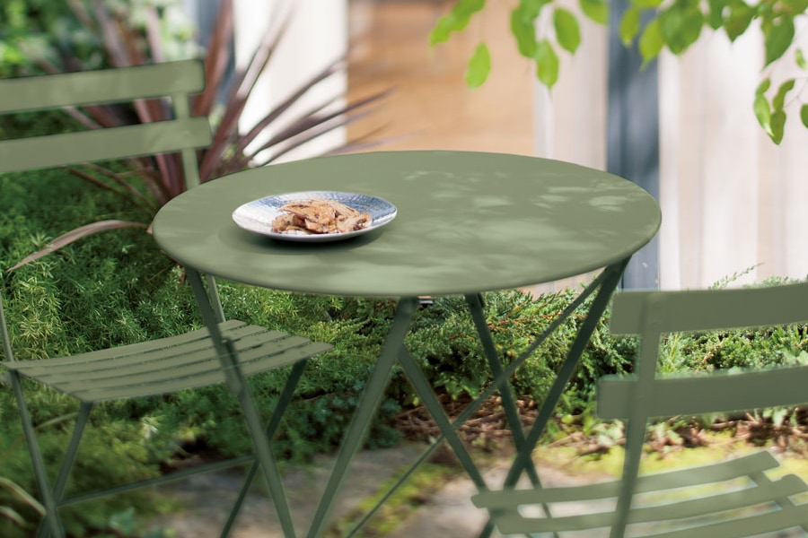 緑色のテーブル
