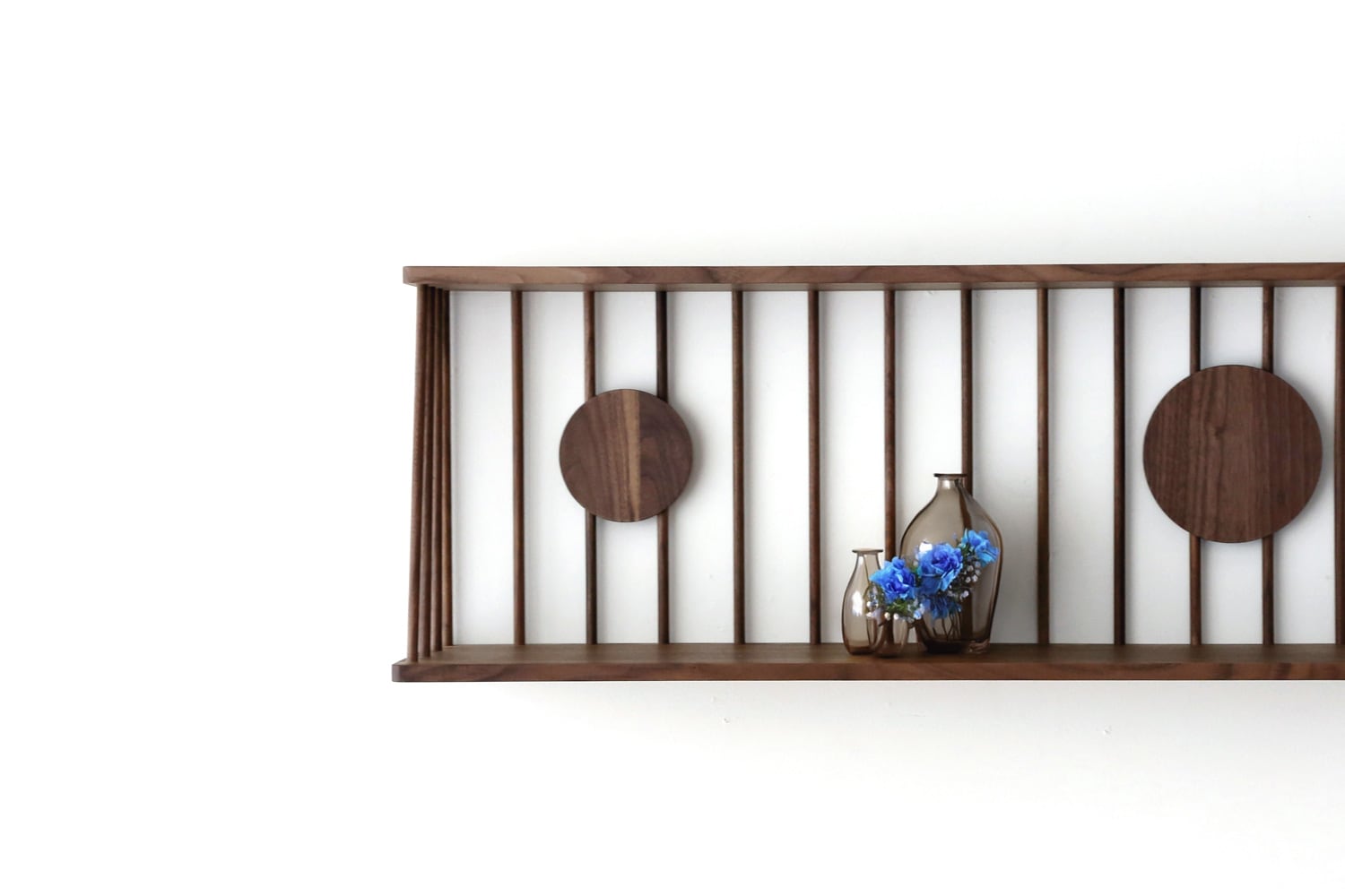 ウォルナットのデスクとチェア