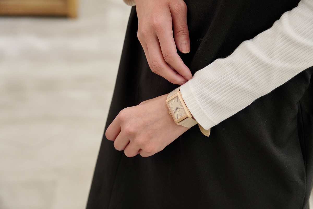 CORNICHE Visionnaire RoseGold Sand Lifestyle